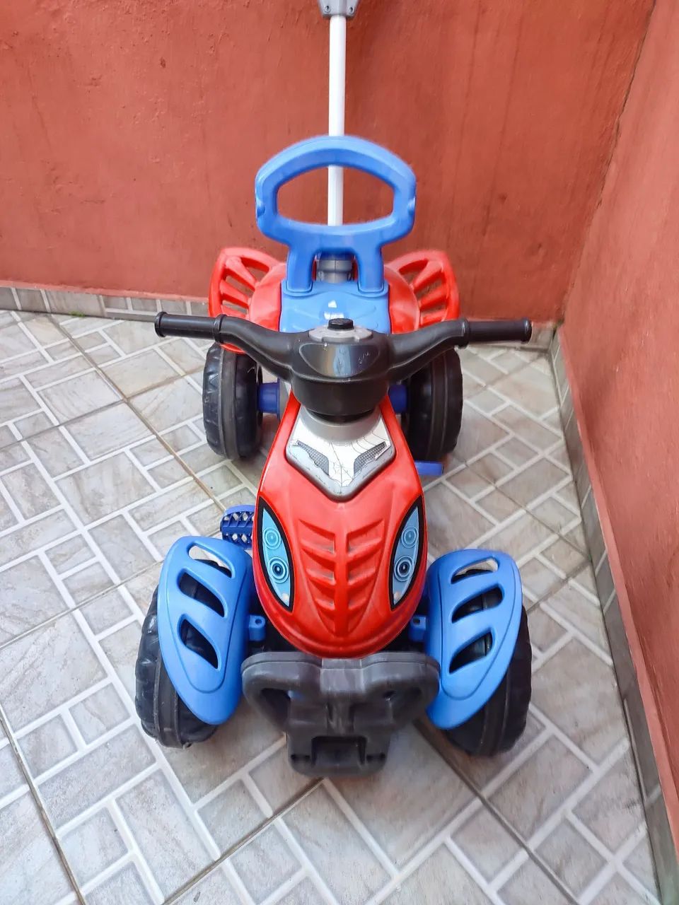 Motoca do homen aranha 