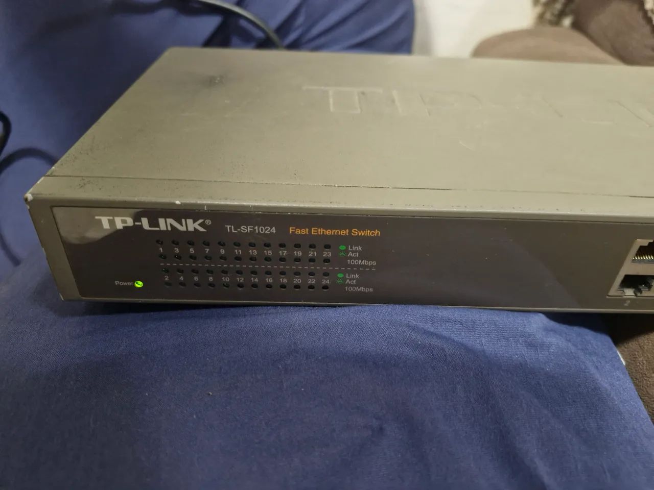 TP-Link TL-SF1024 é um Switch de rack de 24 portas 10/100Mbps. - Foto 3