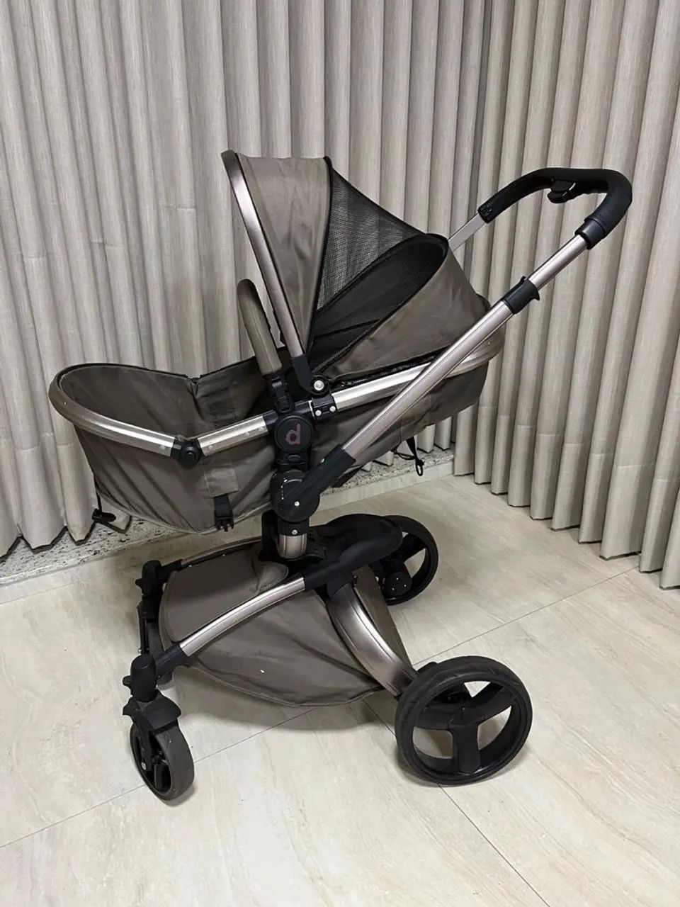 Carrinho Bebê Bronze - 100% Conservado