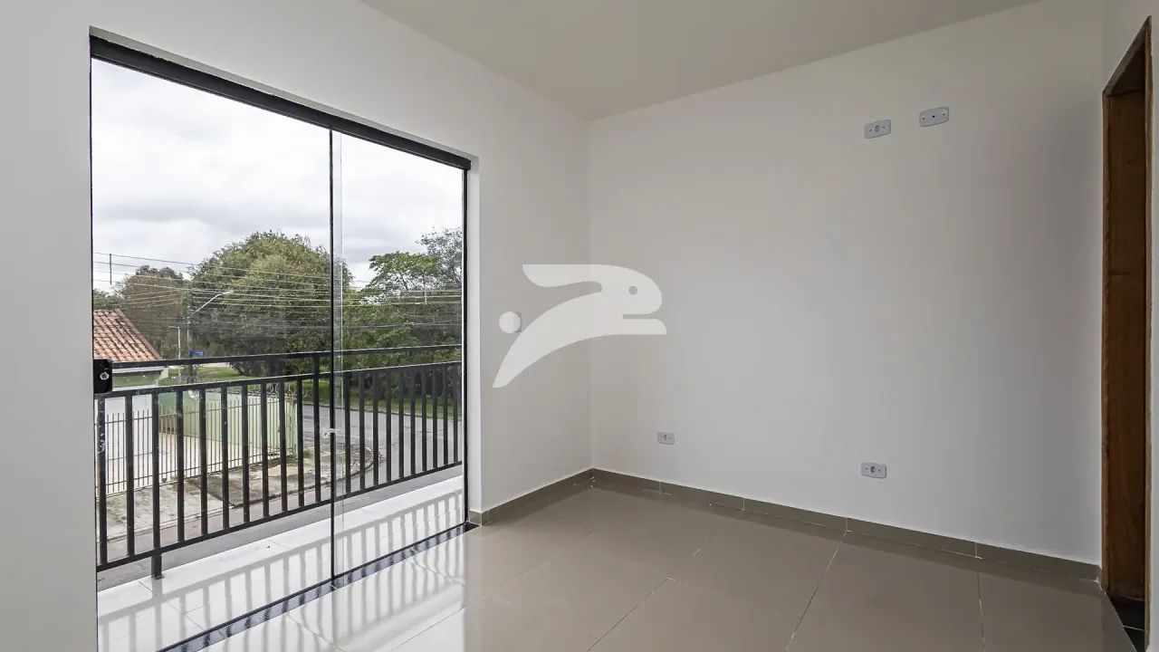 Sobrado 2 Quartos Pinheirinho 56m²