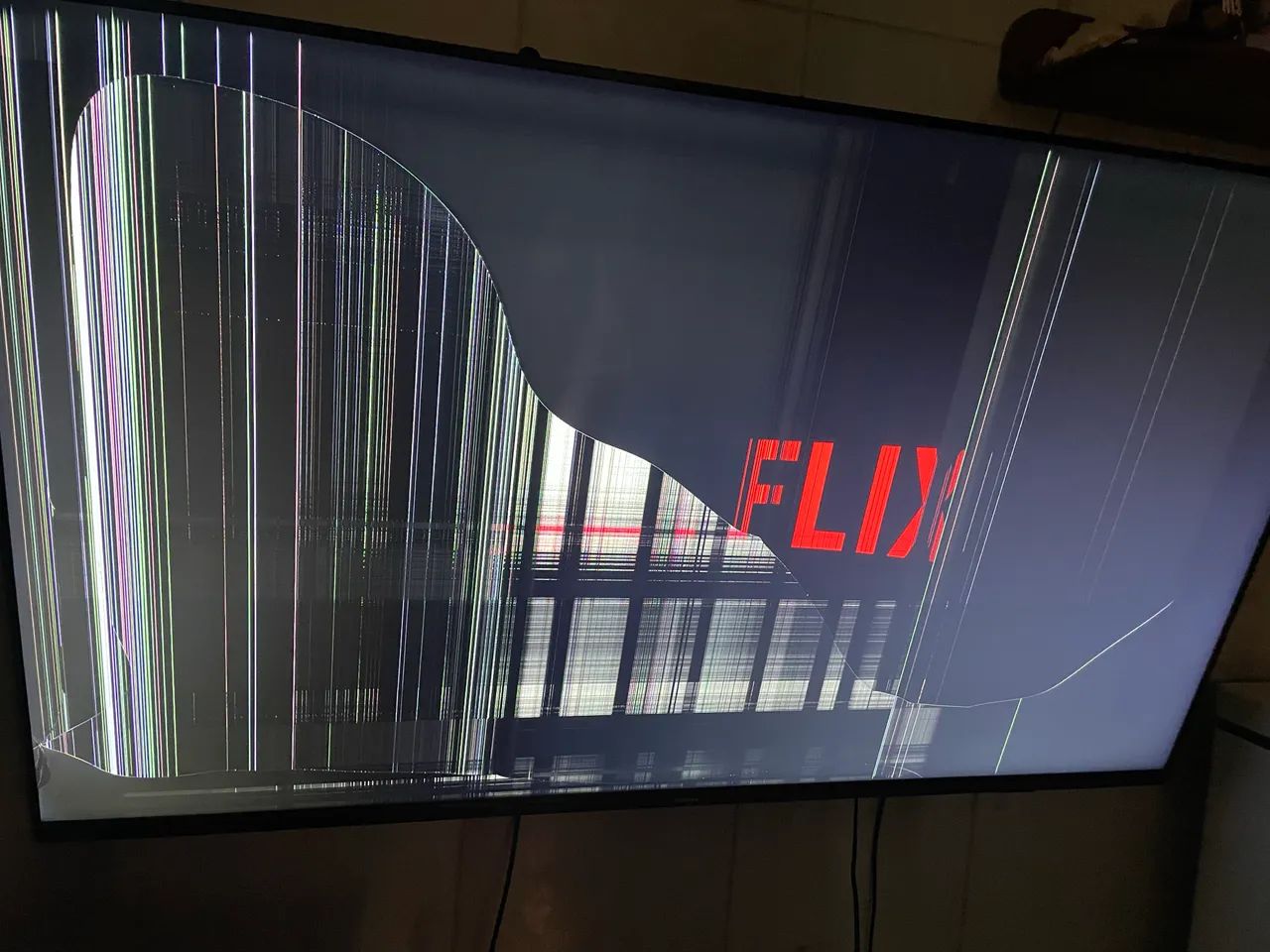 VENDO TV COM DISPLAY QUEBRADO