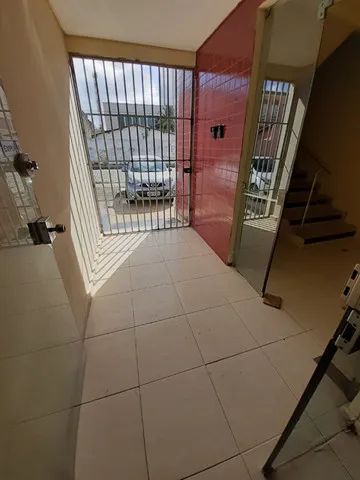 Prédio Térreo e 1º andar com 400m2 - locação em Jaguaribe - Foto 2