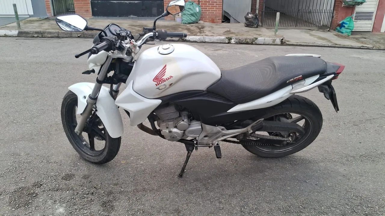 Honda CB300 - Foto 2