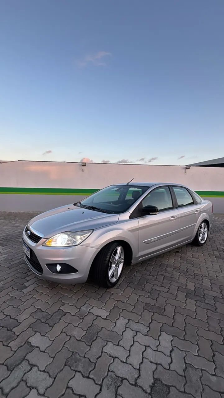 Ford Focus Focus Sedan 2.0 16V/2.0 16V Flex 4p Aut. 2013