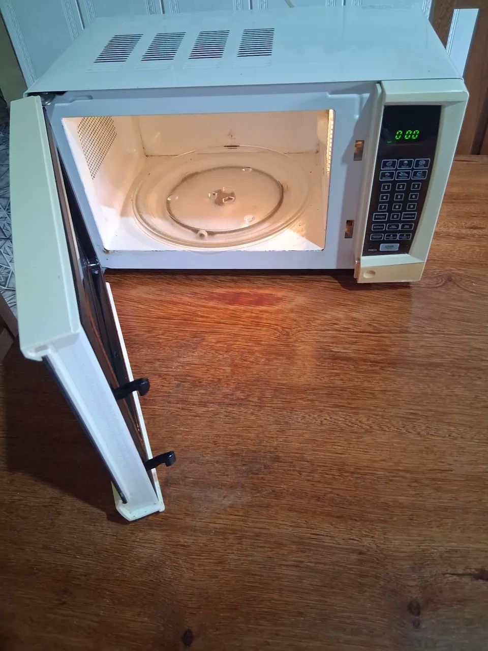 Um micro-ondas com defeito sem avarias só marcas de uso!! - Foto 3