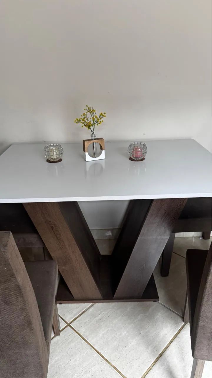 Mesa com 4 cadeiras65153861208834121