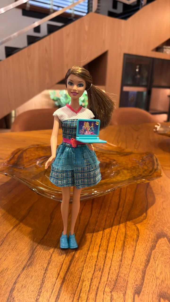 Boneca Barbie Hadley Escola De Princesas Mattel - Rara Com Mini Notebook - Foto 5
