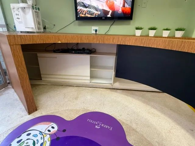 Mesa Curva com Móvel de Apoio - Excelente Estado - Foto 3