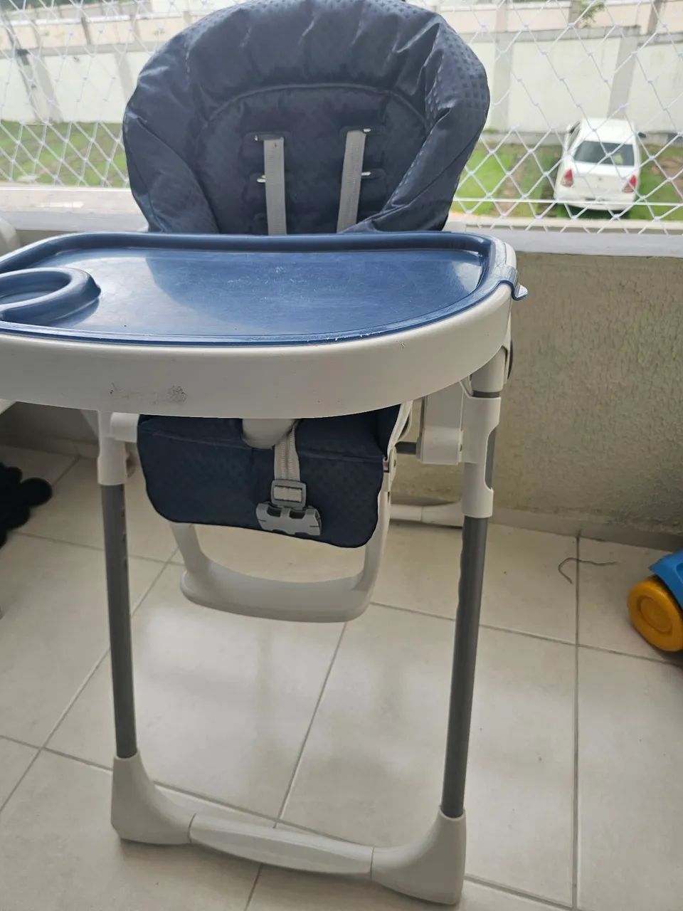 Cadeira de alimentação com tampo removivel que regular altura - Foto 2