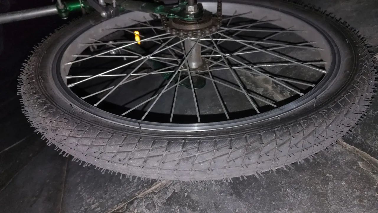 Bicicleta aro 20 - semi nova  - Foto 5
