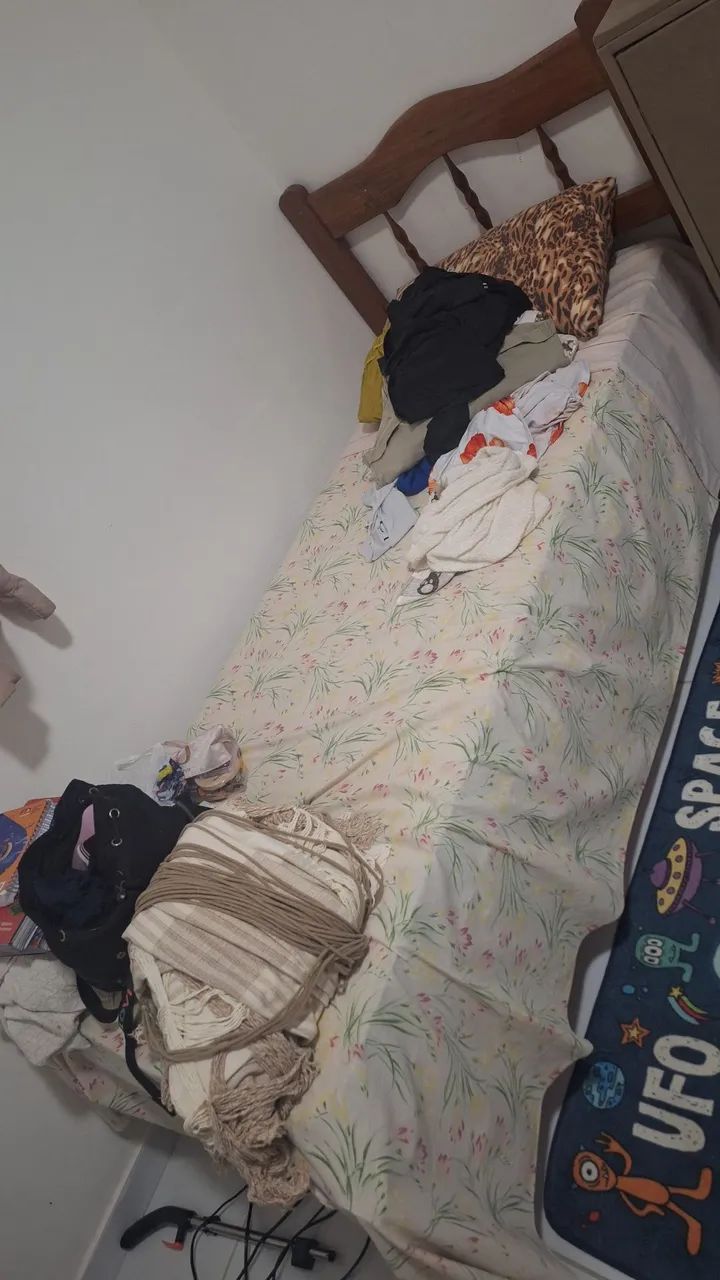 Vendo cama de solteiro madeira jatobá  - Foto 2