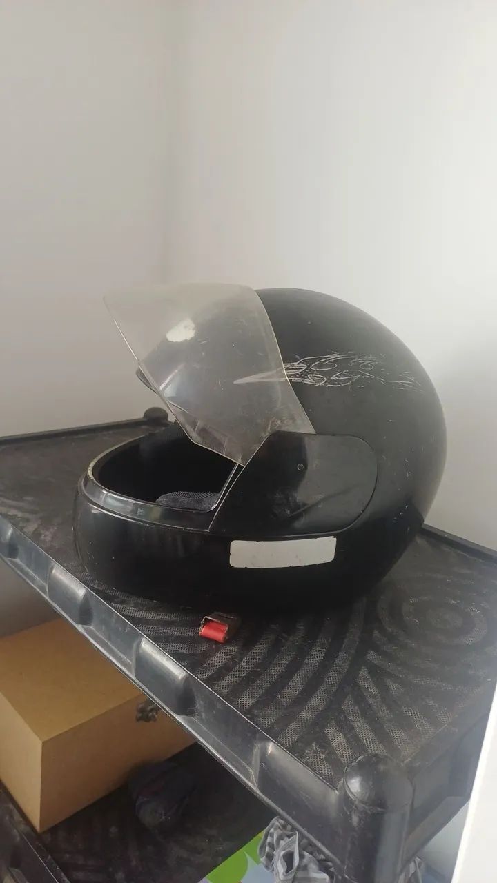 Capacete usado +/-
