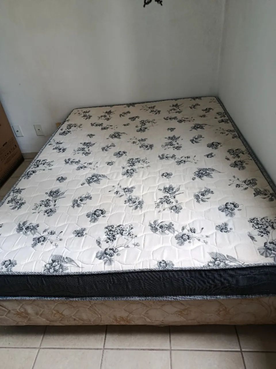 Vende-se cama e colchão de casal  - Foto 2