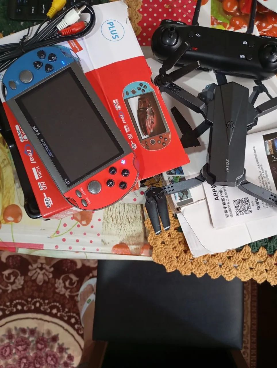 Vendo um drone e um jogo retro - Foto 2