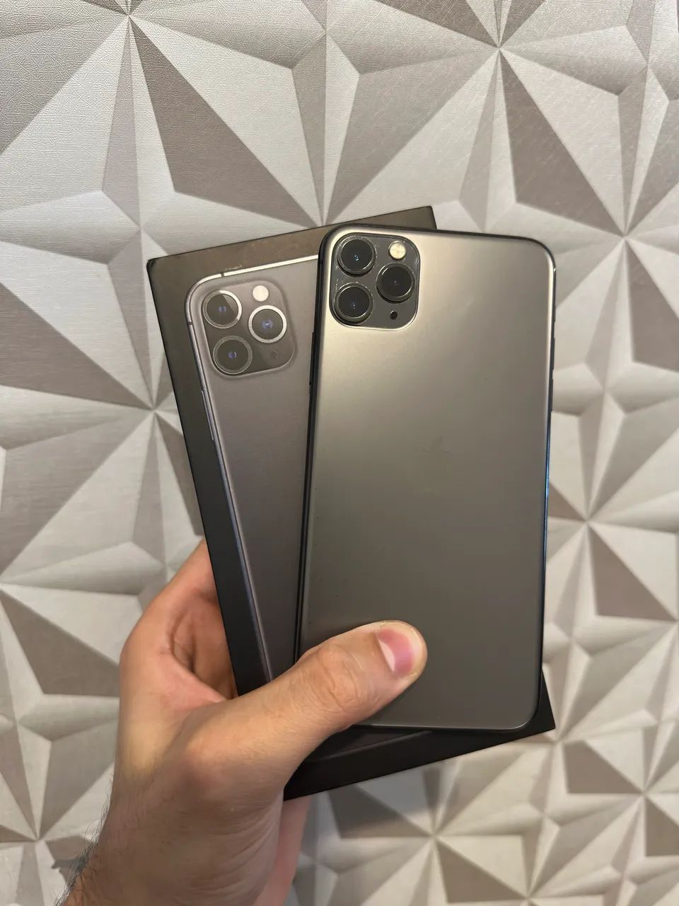 iPhone 11 pro Max 256GB シルバー　ジャンク iPhone 11 Pro Max 256 GB prata - Excelente (Recondicionado