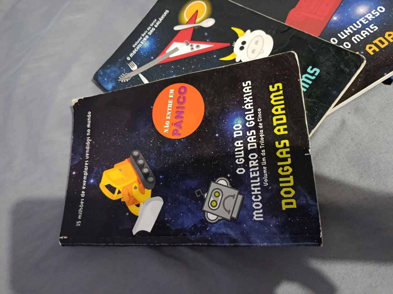 Coleção Completa O Guia do Mochileiro das Galáxias - 5 Livros - Foto 2