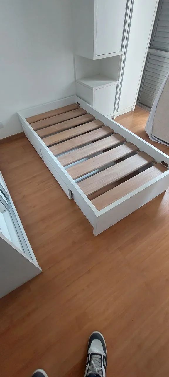 Cama de solteiro com 2 gavetas 