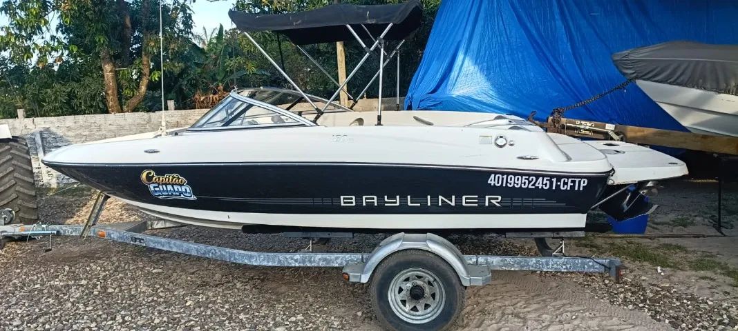 Lancha BAYLINER 180.