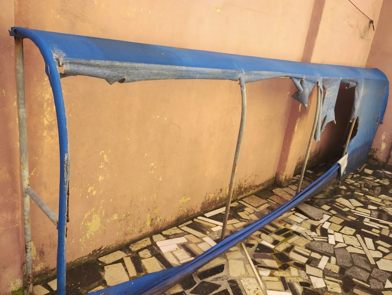 Toldo de ferro usado para vender  - Foto 2
