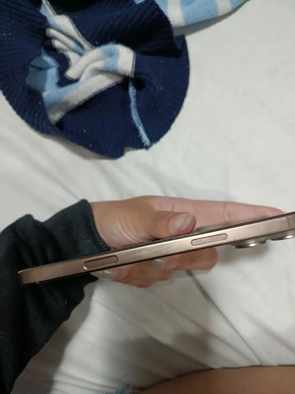 Vendo iPhone 16 pro max aceito proposta  - Foto 2