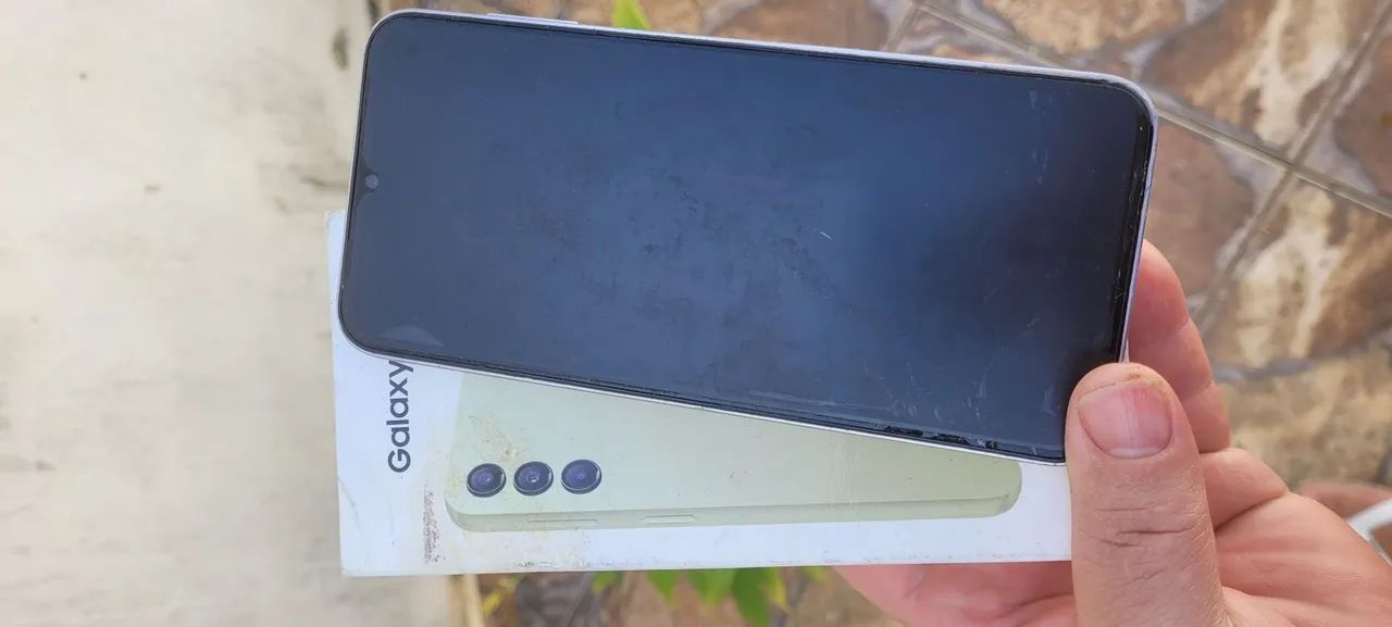 Celular ? Samsung A14 128g Biometria ele está com a tela quebrada e o conector  - Foto 2