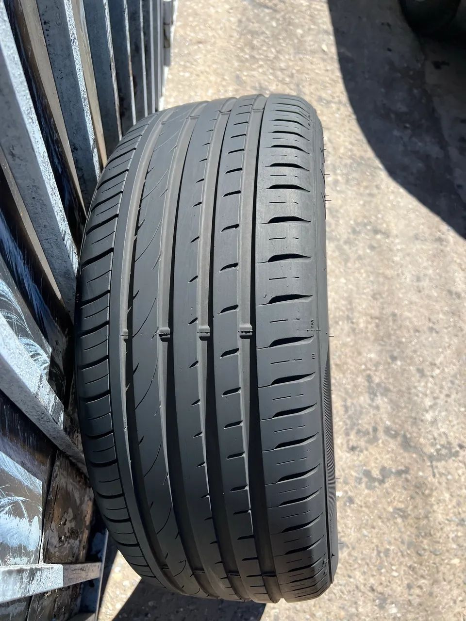 Vendo 01 pneu 225/50/17 APTANY (usado) * - Foto 4