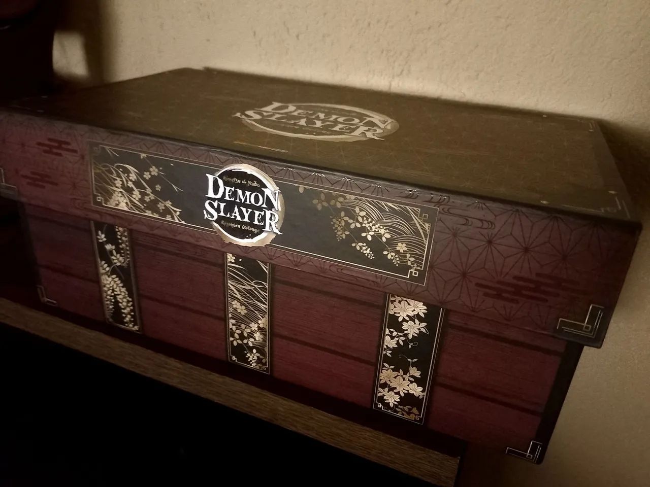 Box Demon Slayer (conservado)