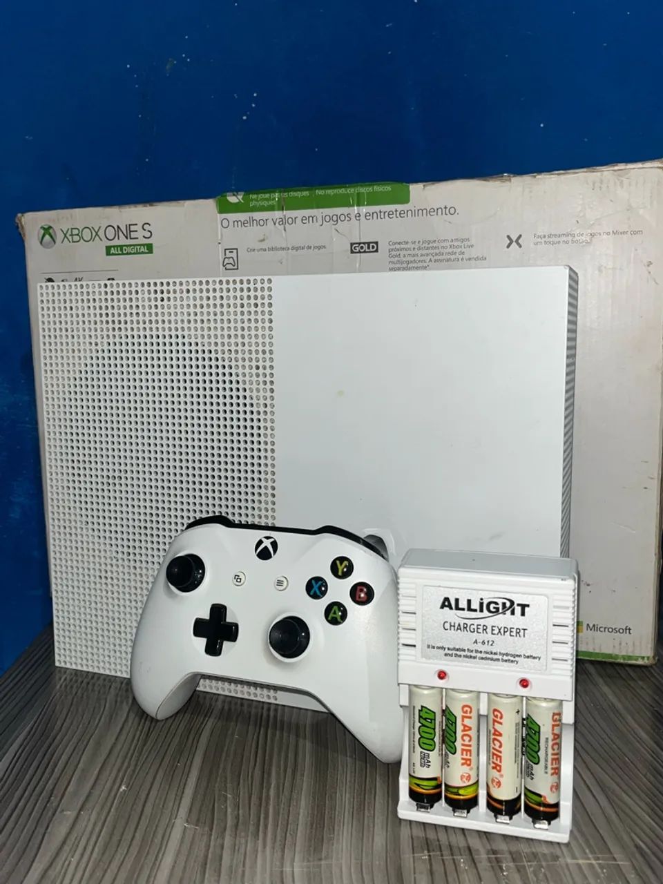 XBOX ONE S - 1TB