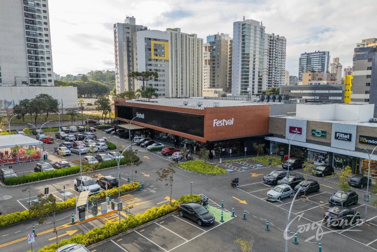 Loja Quadrata Cabral - Avenida Munhoz da Rocha (33) - Foto 2