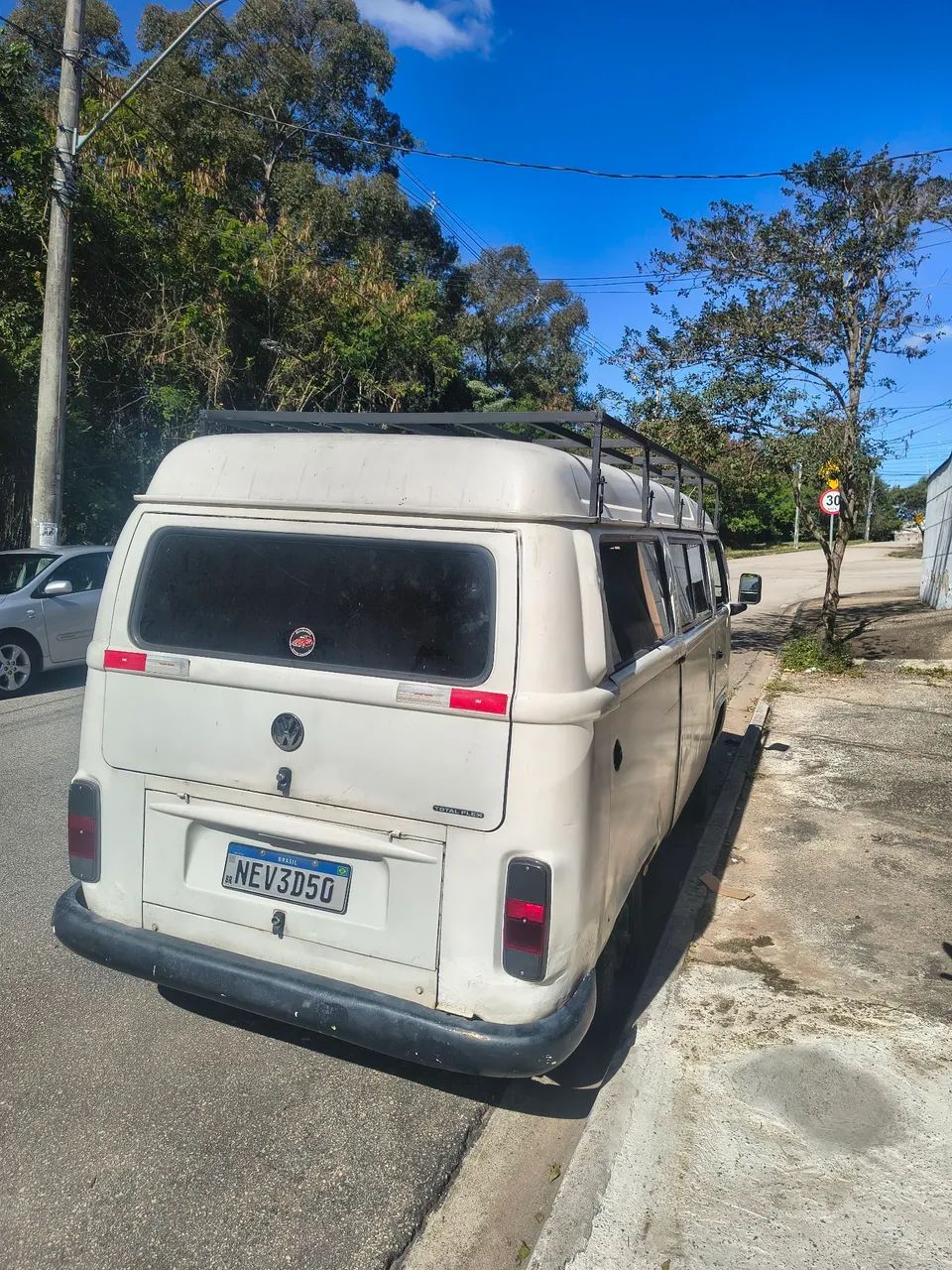 Volkswagen Kombi Standard 1.4 MI Total Flex 8V 2007 - Foto 6