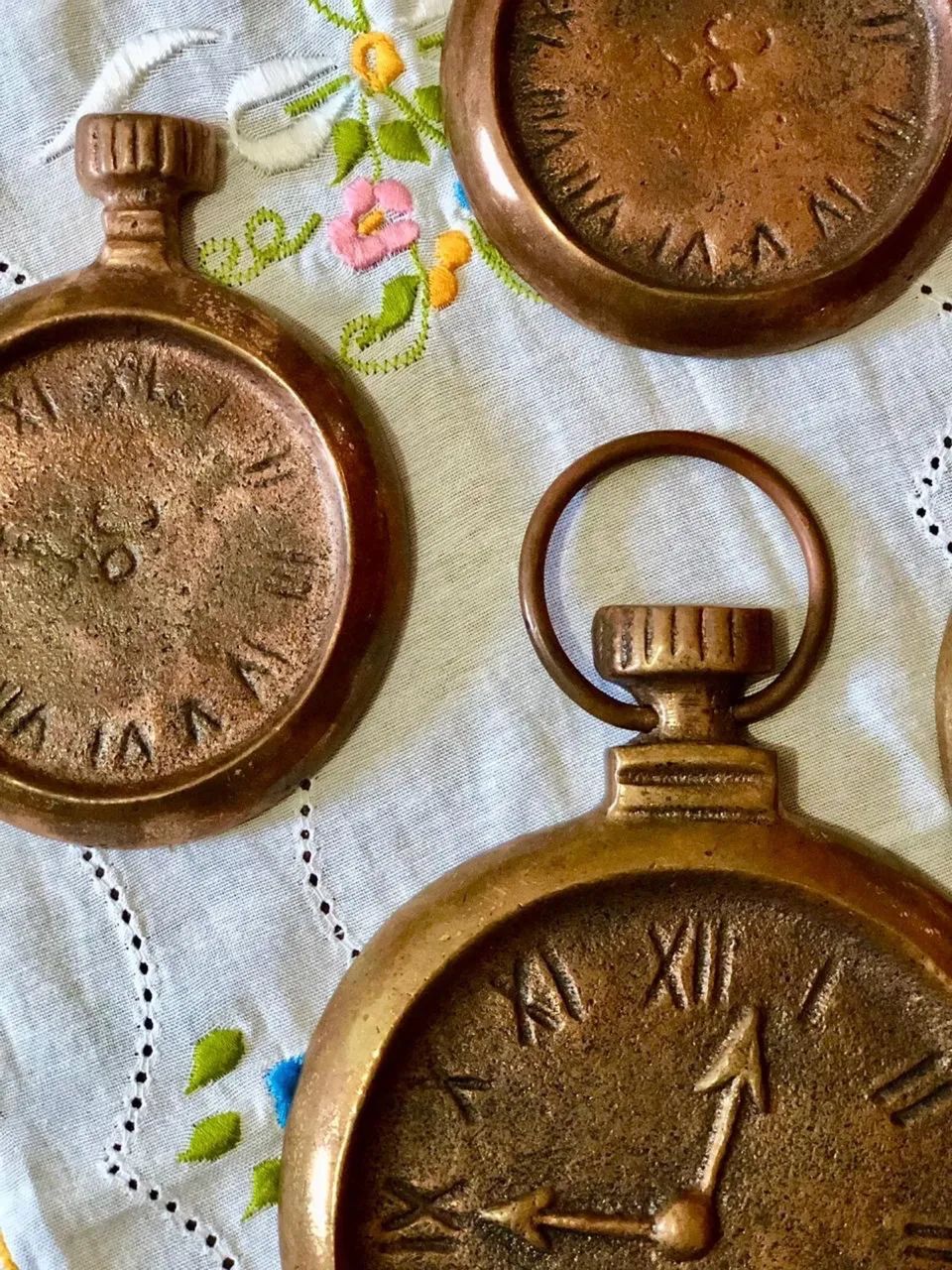 CONJUNTO ESCULTURAS DE BRONZE RELÓGIO DE BOLSO VINTAGE 
