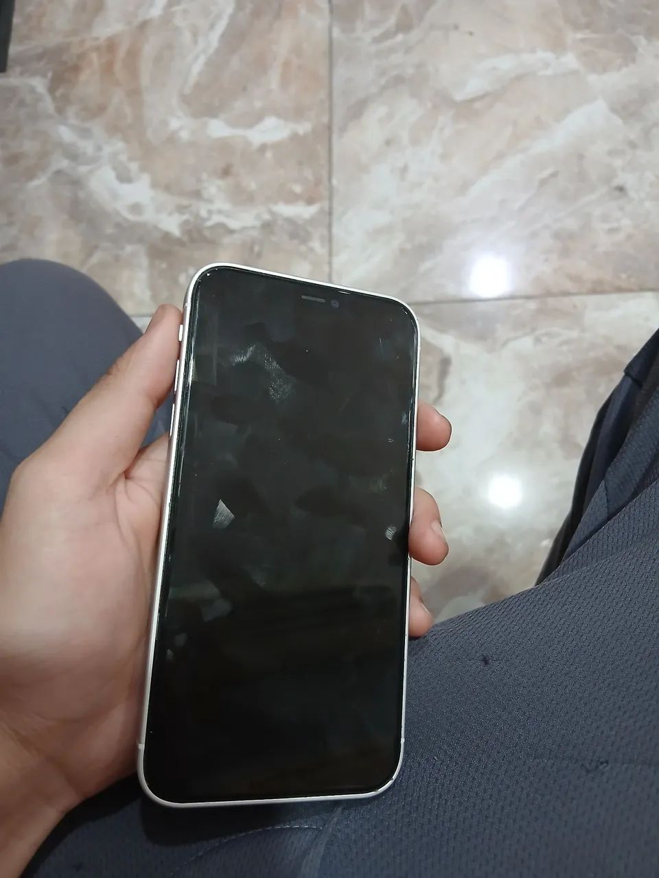 Iphone 11 com a carcaça do 17 pro prata ! - Foto 2