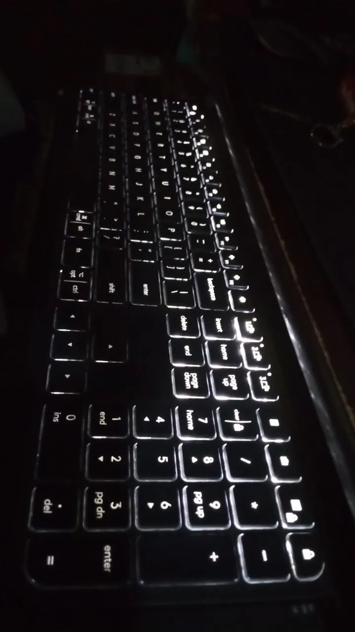 Teclado Logitech MX Keys (Retroiluminado / Bluetooth / WiFi + USB) - Foto 5