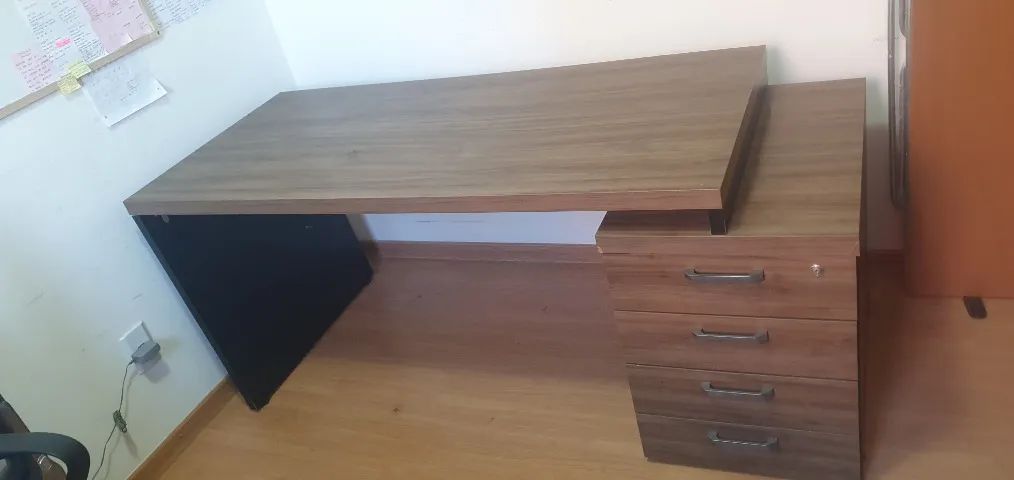 Mesa de escritório/estudos - Foto 2