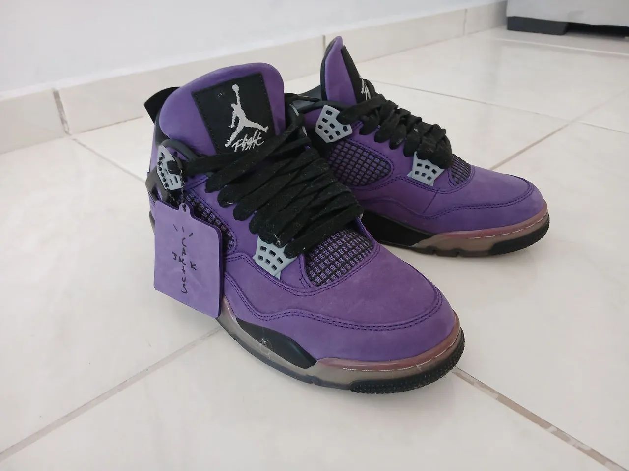 Air Jordan 4 Travis Scott roxo