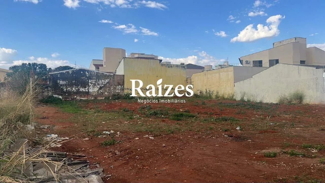 Área Residencial de 1.000 m² à Venda no Bairro Brasil, em Uberlândia - Foto 2