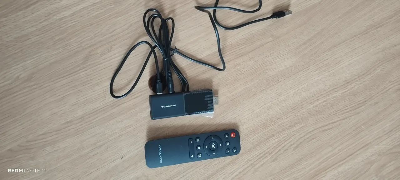 TV stick Android Tomate