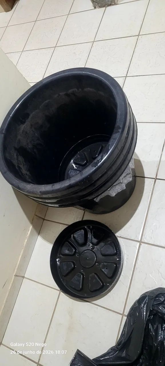 VASO DE PLANTA 30 LITROS COM BASE