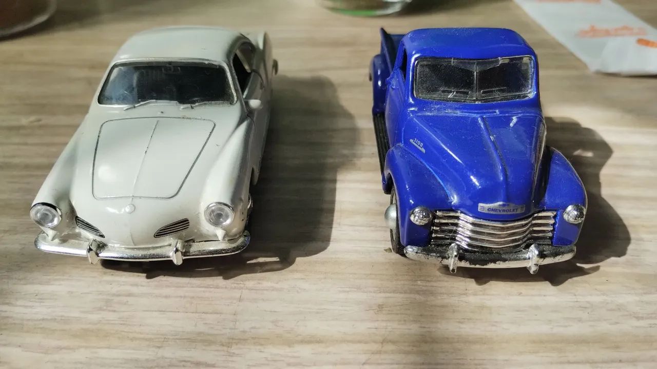 Duas Miniaturas Inclusas, carrinhos em bom estado! - Foto 3
