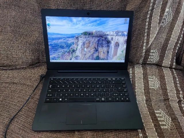 notebook Positivo, ótimo para estudar e trabalhar.