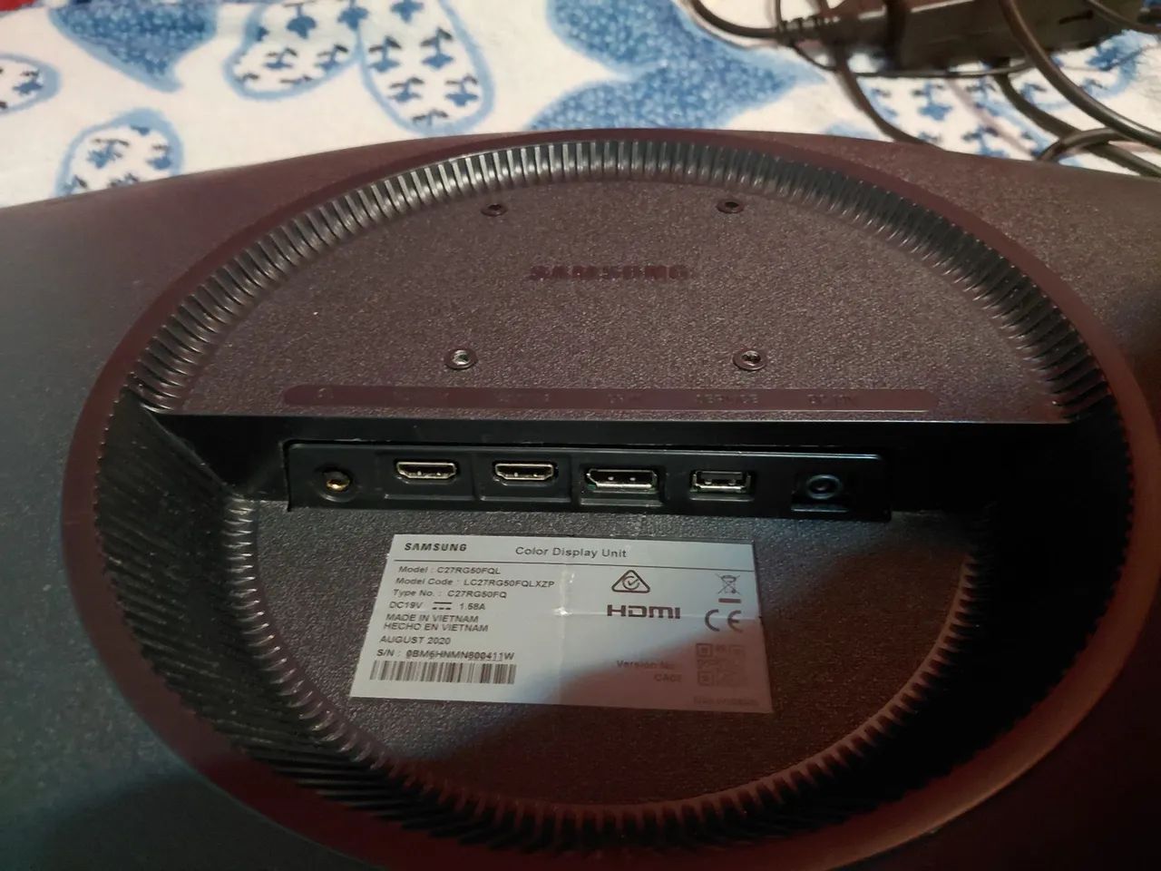 Monitor tela curva Samsung C27RG50FQL quebrada   - Foto 4