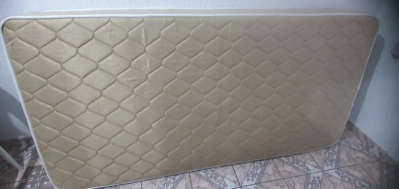 Cama box solteirão semi nova - Foto 3
