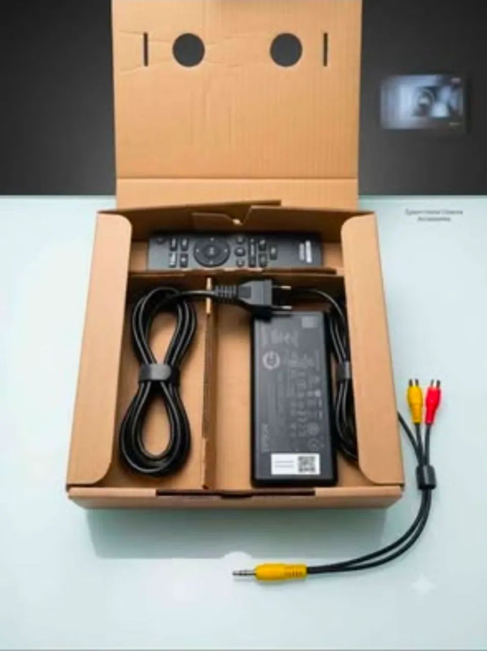 PROJETOR EPSON EPIC VISION MINI EF-12 - Foto 4