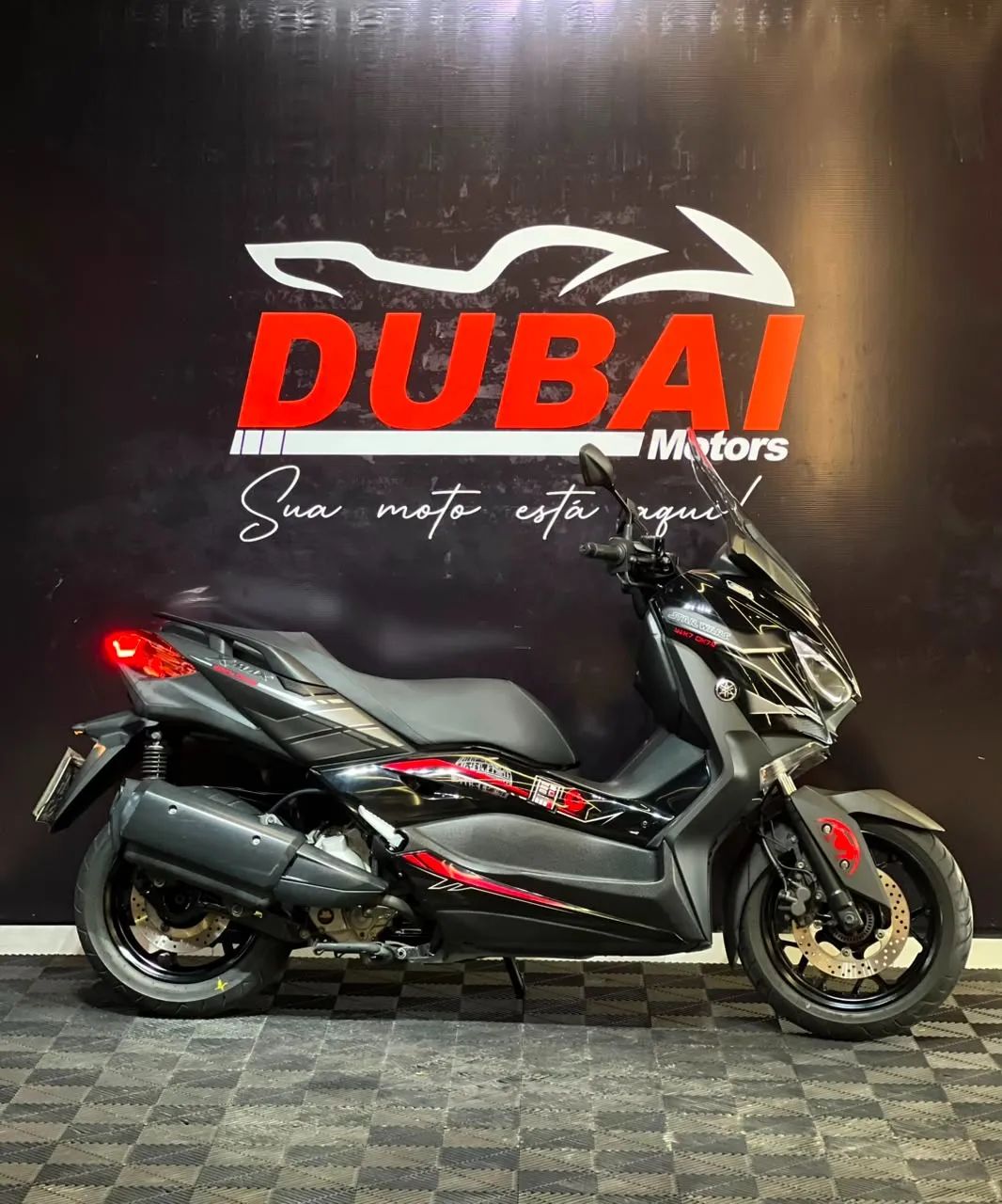 Yamaha XMAX 250 ABS Darth Vader