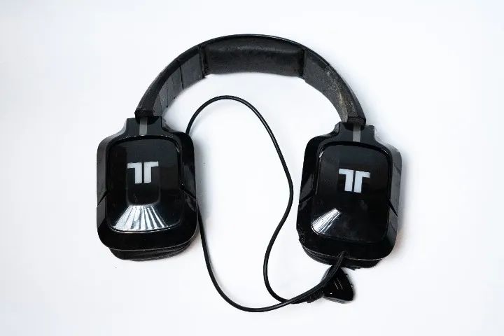 Kitt Headset Tritton 720+ 7.1 (headset com defeito)