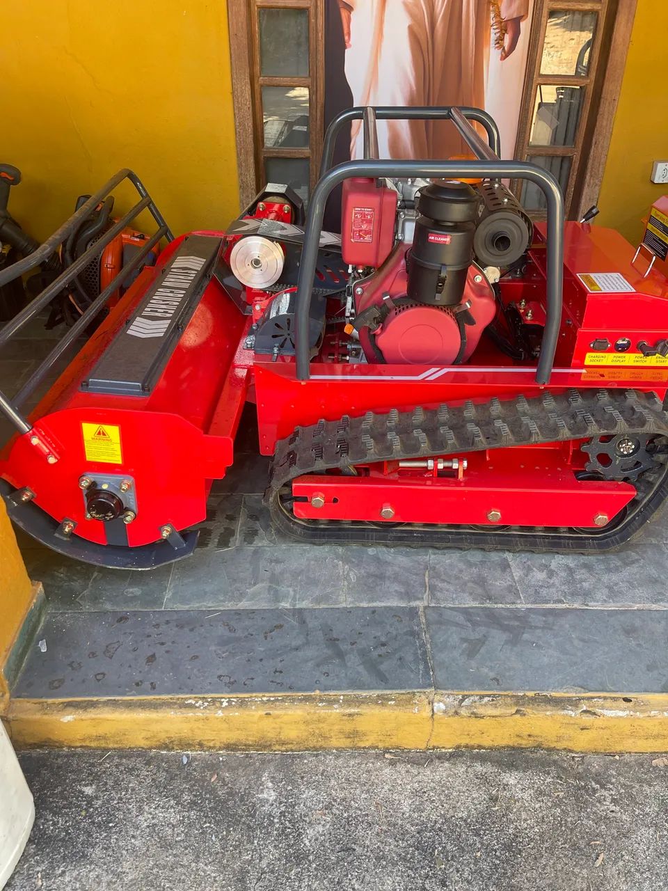 Roçadeira controle remoto à diesel e elétrica  - Foto 5