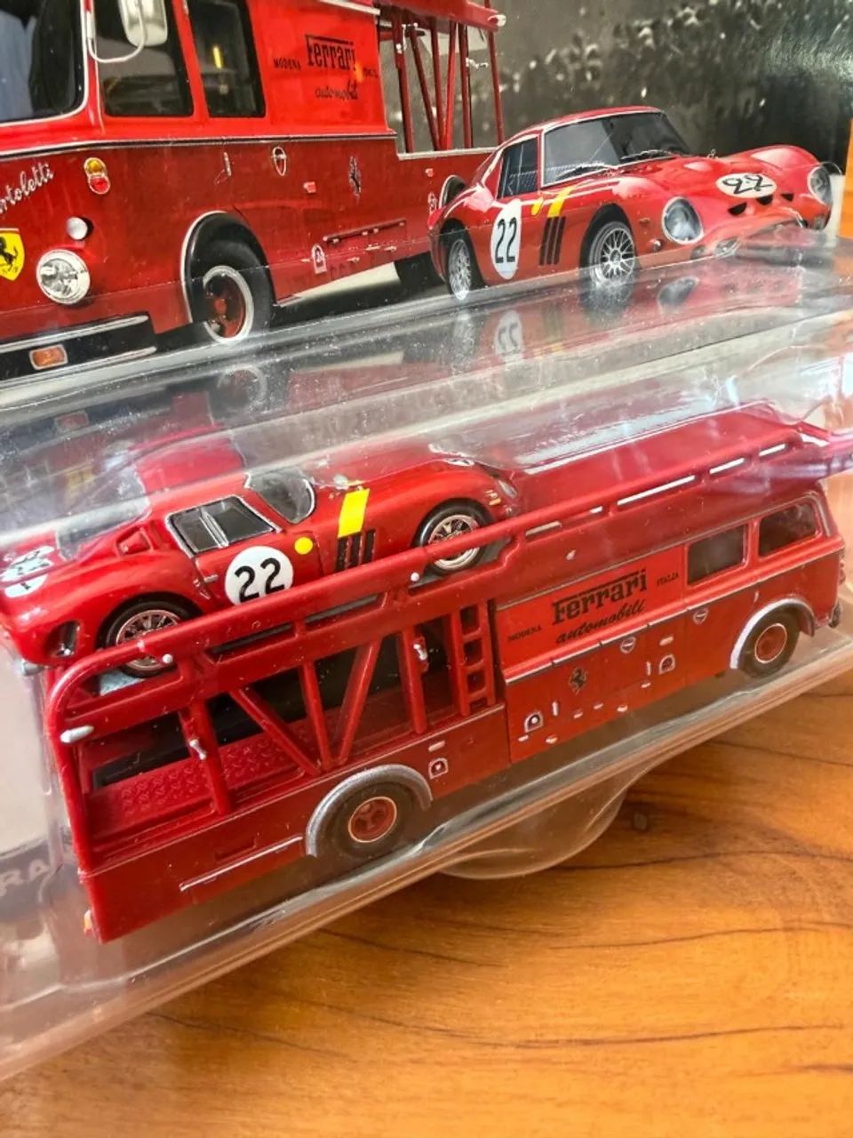 Hot Wheels Team Transport Ferrari 250 GTO - Foto 2