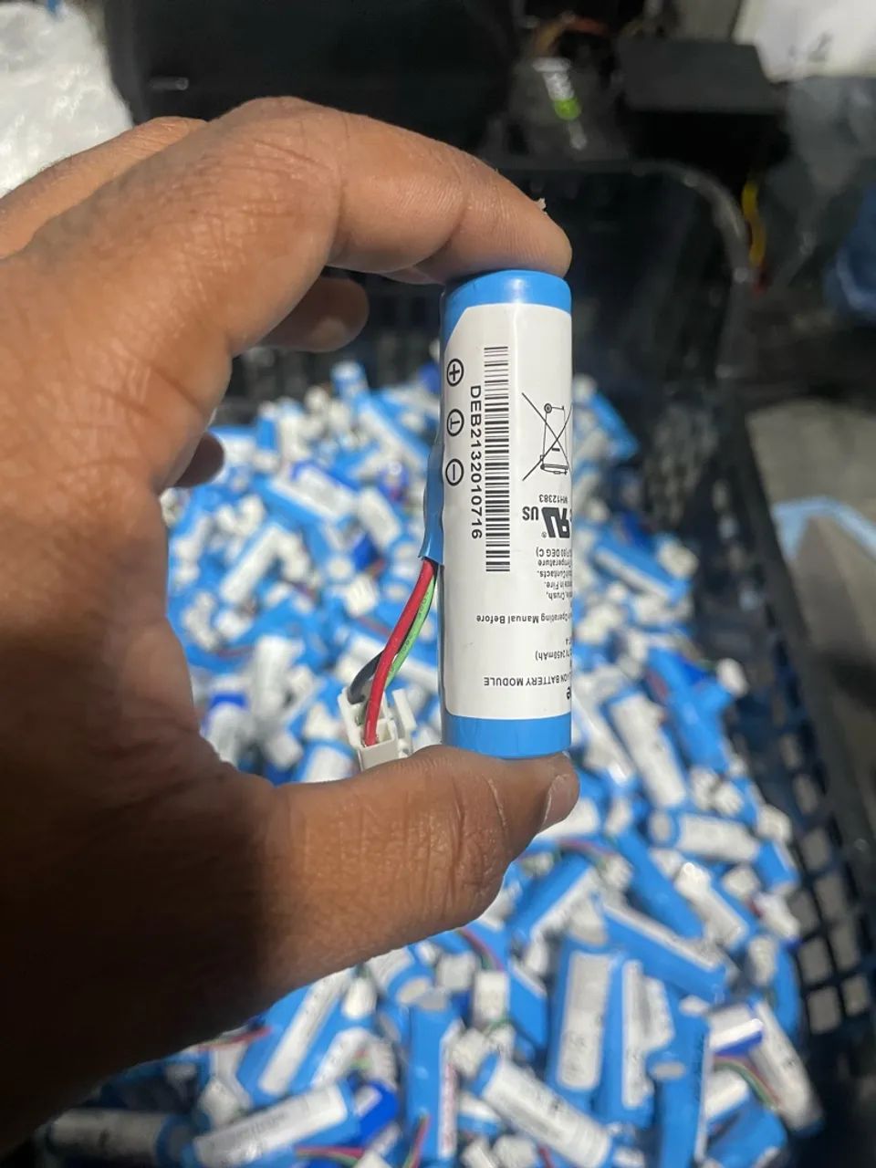 Bateria de lítio com fios e conector 