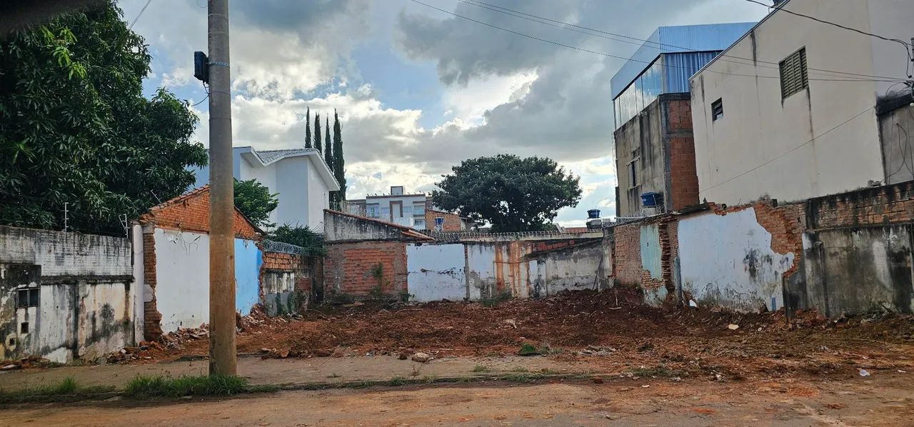 Lote comercial - Ideal para Prédio, Barracão, Lojas Comerciais