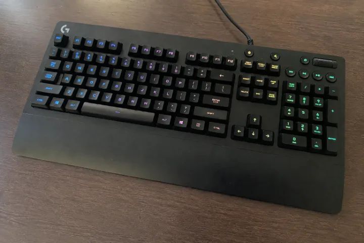Teclado Logitech G213 - Foto 2